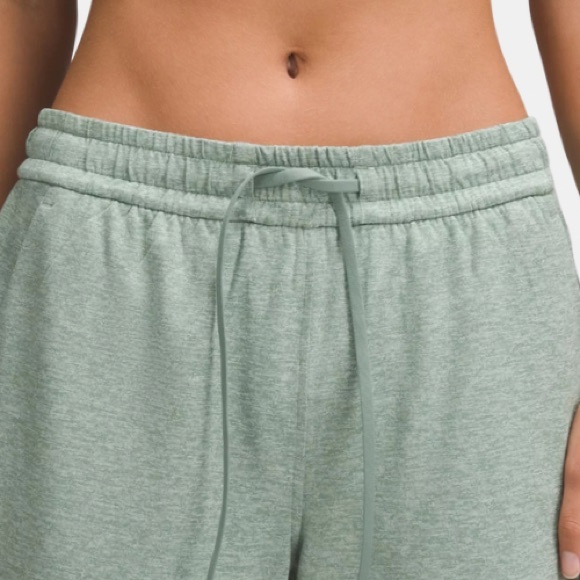 NWT Lululemon Soft Jersey Straight-Leg MR Pant Regular In Sage Green - Size 6 - Picture 6 of 6